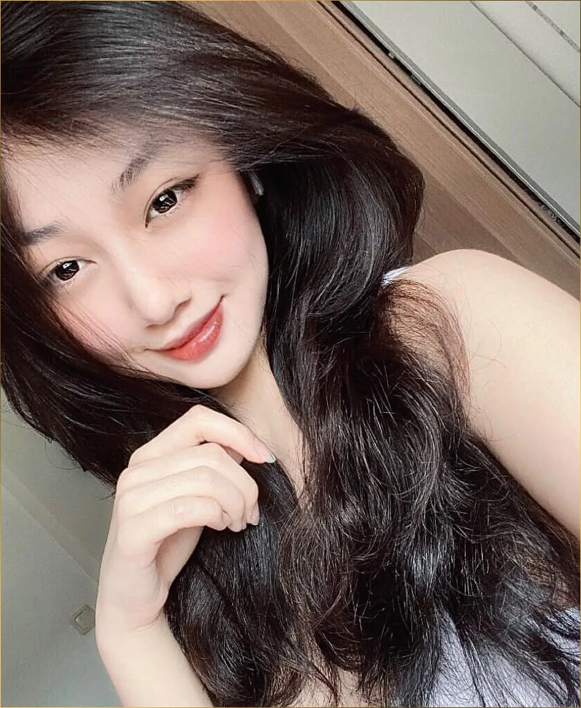 Clip hot Trần Hà Linh thủ dâm tự sướng tại phòng ngủ