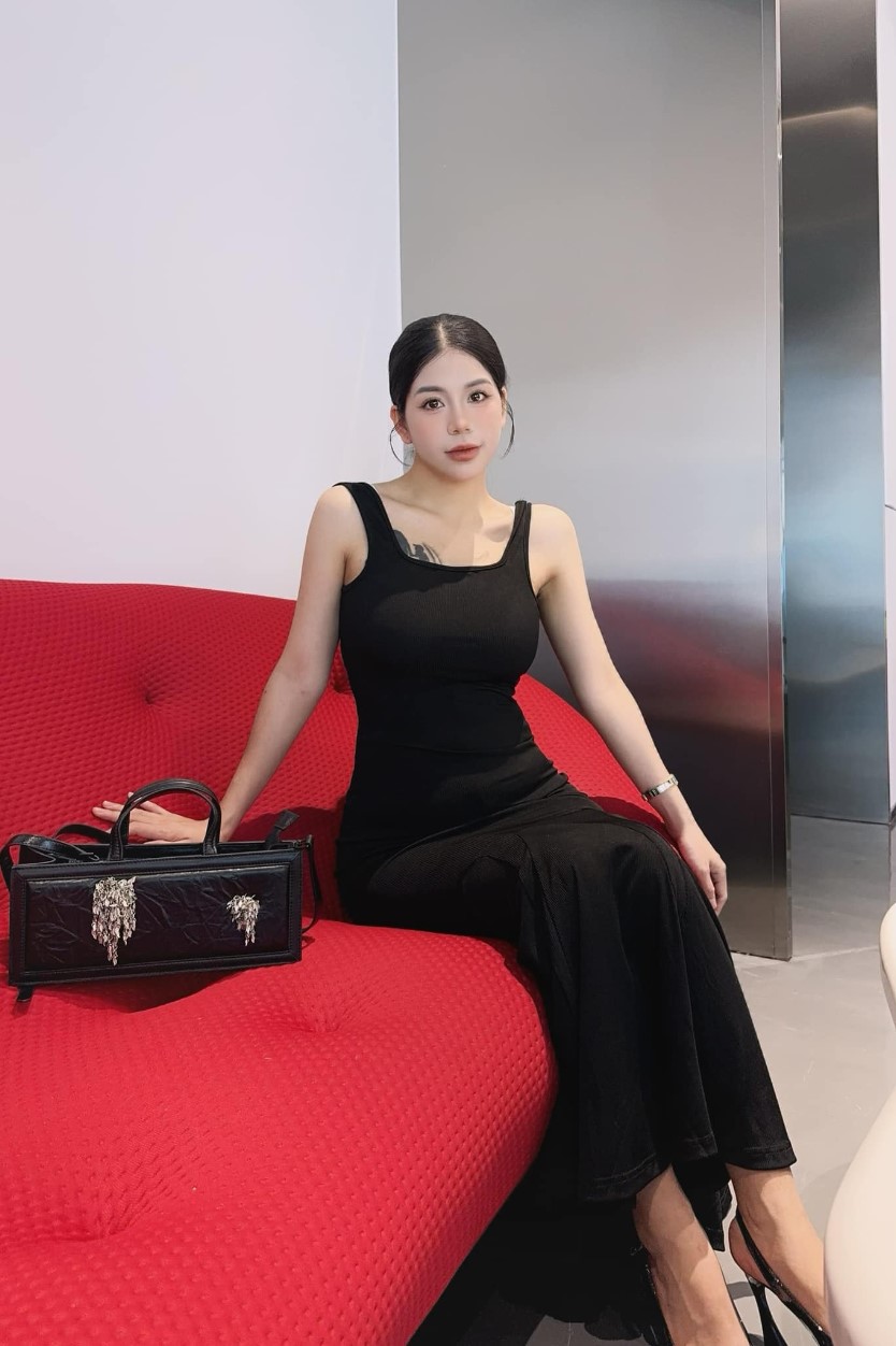 Clip Hằng Du Mục tự sướng gửi chồng